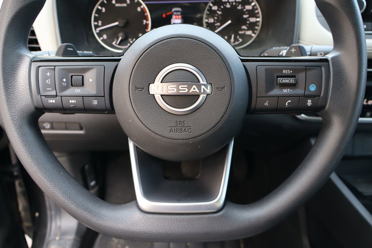 Used 2023 Nissan Rogue SV FWD image 11