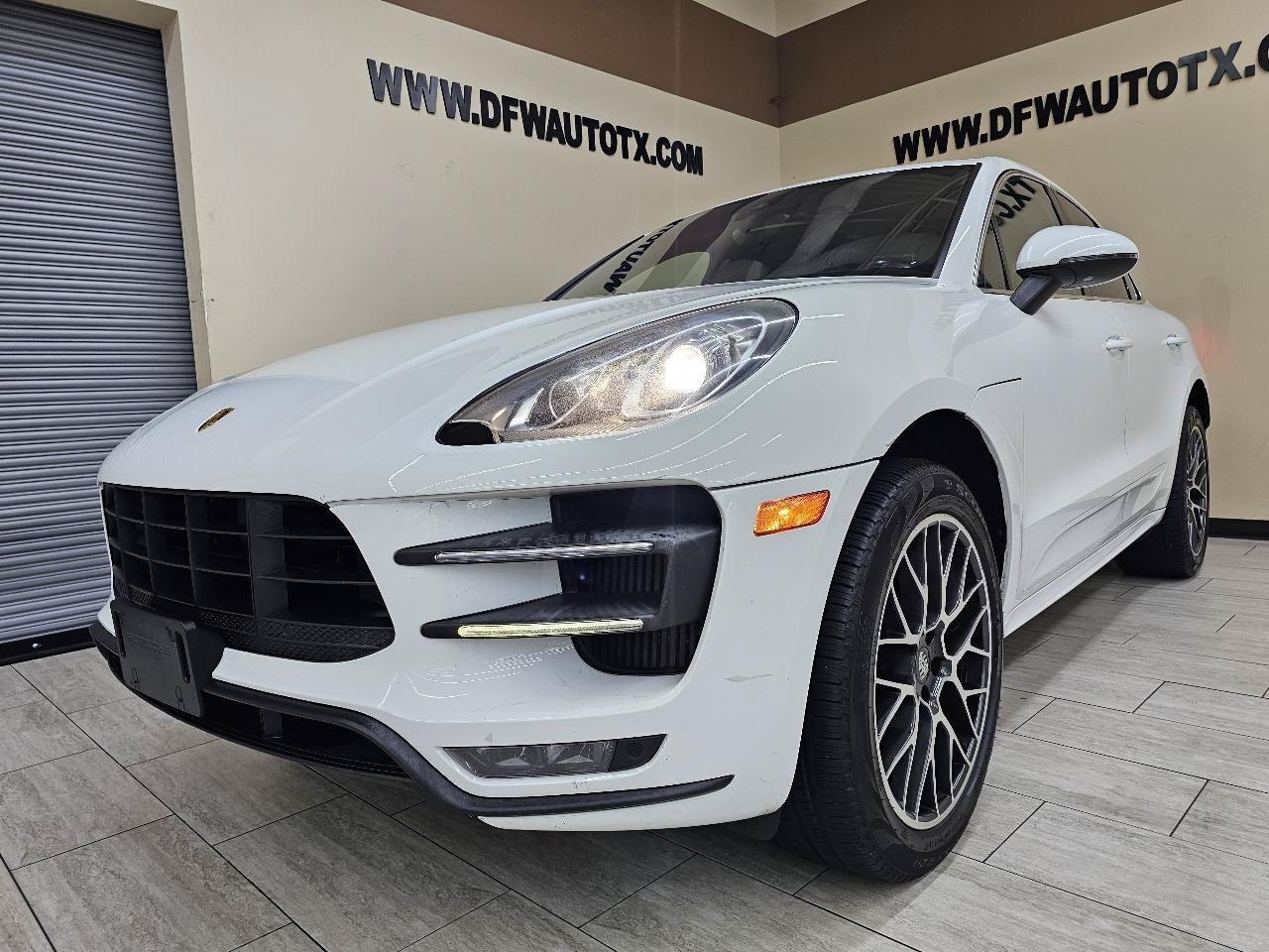 Used 2017 Porsche Macan Turbo AWD/4WD image 2