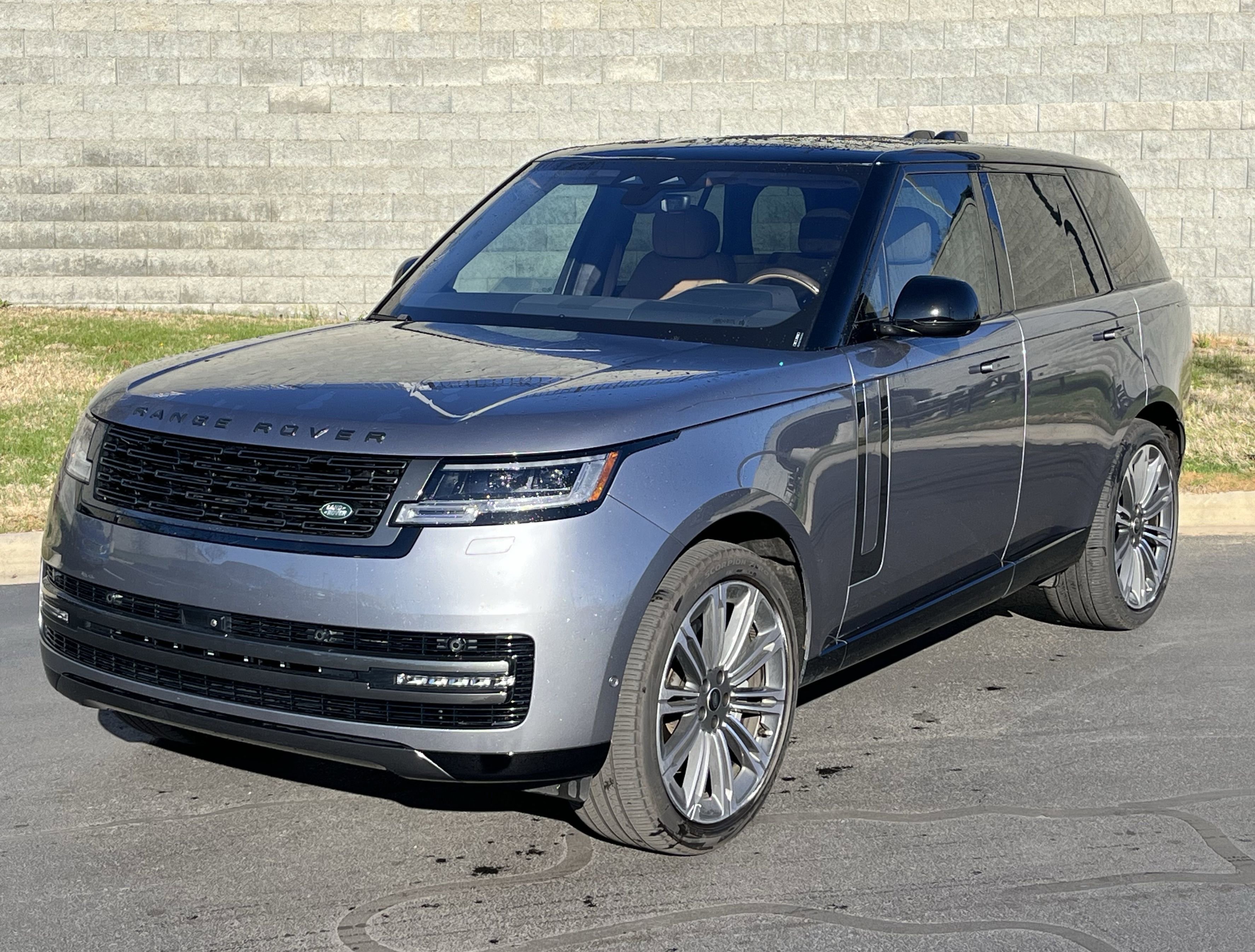 Certified 2023 Land Rover Range Rover SE image 2