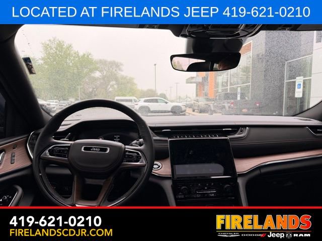Used 2024 Jeep Grand Cherokee L Summit w/ High Altitude Package AWD/4WD image 5