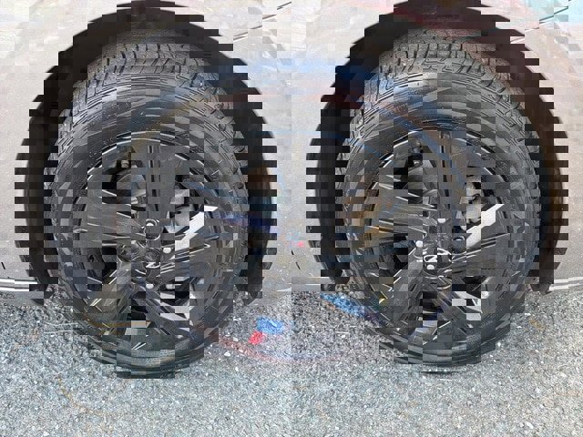 Used 2023 Hyundai Elantra SEL image 8