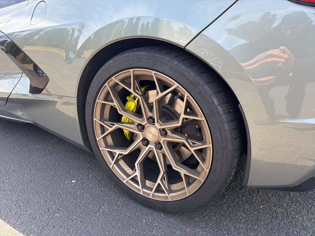Used 2022 Chevrolet Corvette Stingray Preferred Cpe w/ Z51 Performance Package RWD image 11