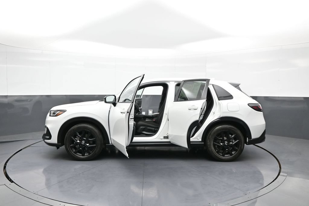 Certified 2025 Honda HR-V Sport image 41