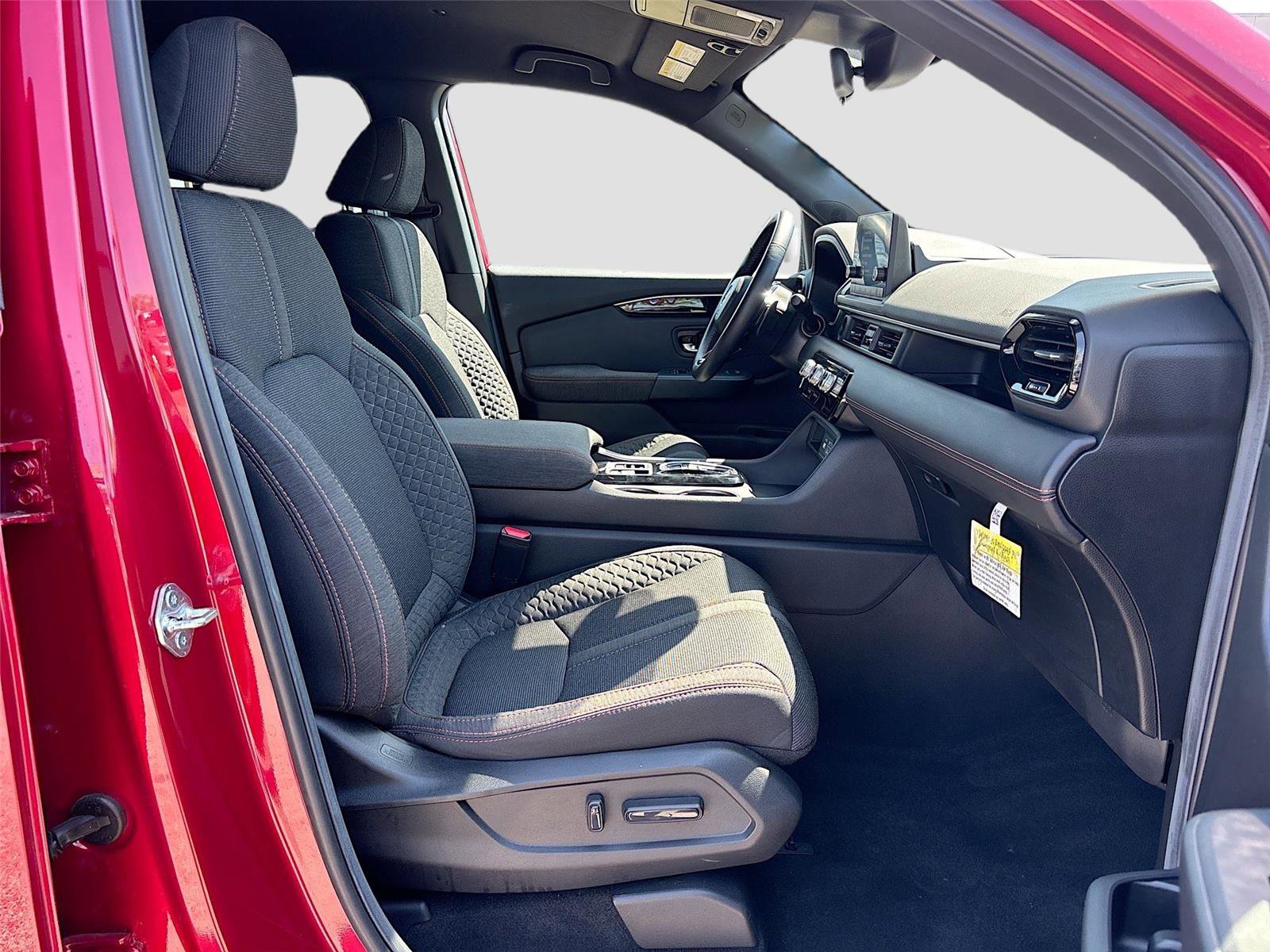 Certified 2025 Honda Pilot Sport image 32