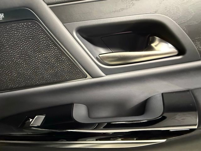 New 2025 Lexus LX 600 4WD w/ Luxury Package image 30