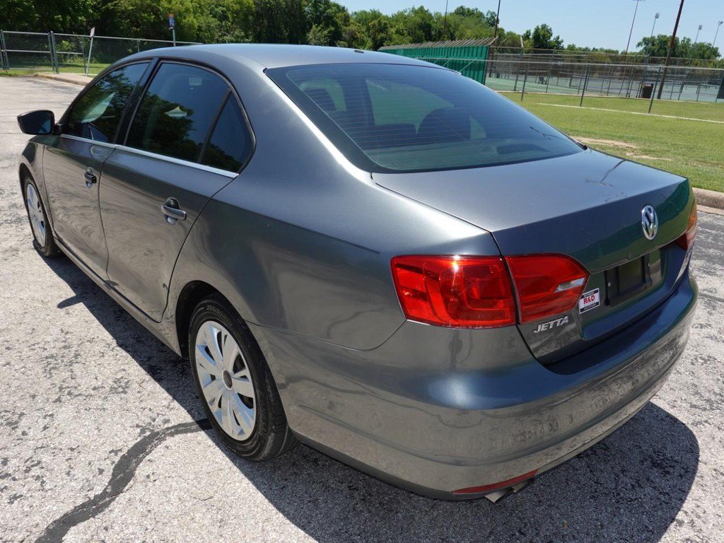 Used 2013 Volkswagen Jetta SE FWD image 5