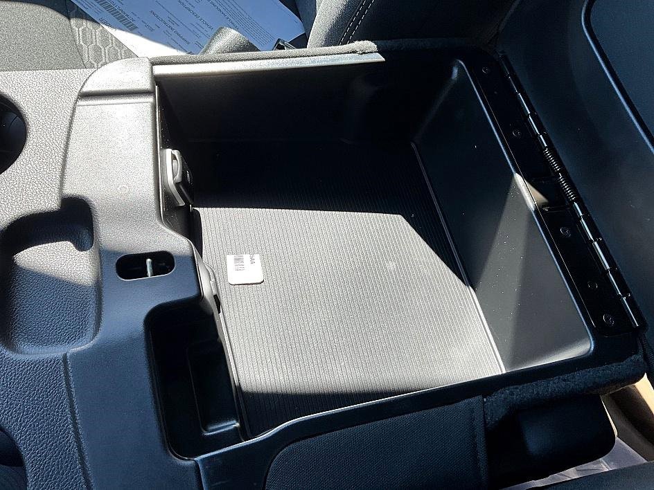 New 2026 RAM 5500 4x4 Crew Cab image 32