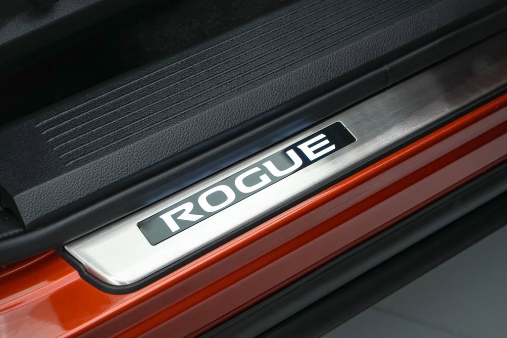 Used 2023 Nissan Rogue Platinum w/ Platinum Premium Package AWD/4WD image 26