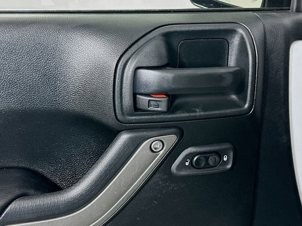 Used 2018 Jeep Wrangler Unlimited Sport S image 16