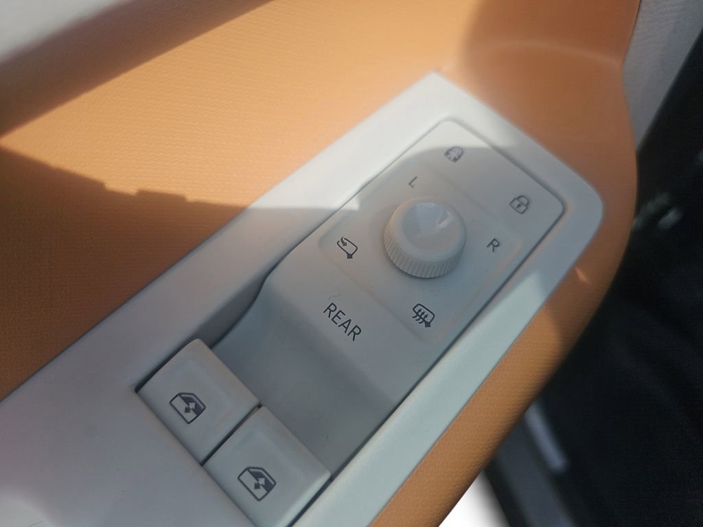 New 2025 Volkswagen ID. Buzz 1st Edition image 17