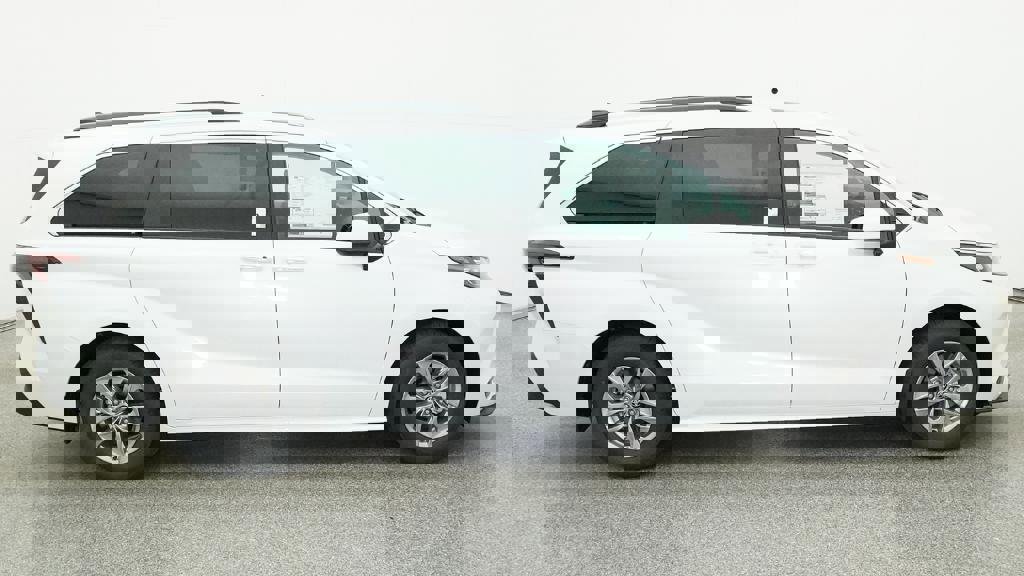 New 2026 Toyota Sienna XLE image 14