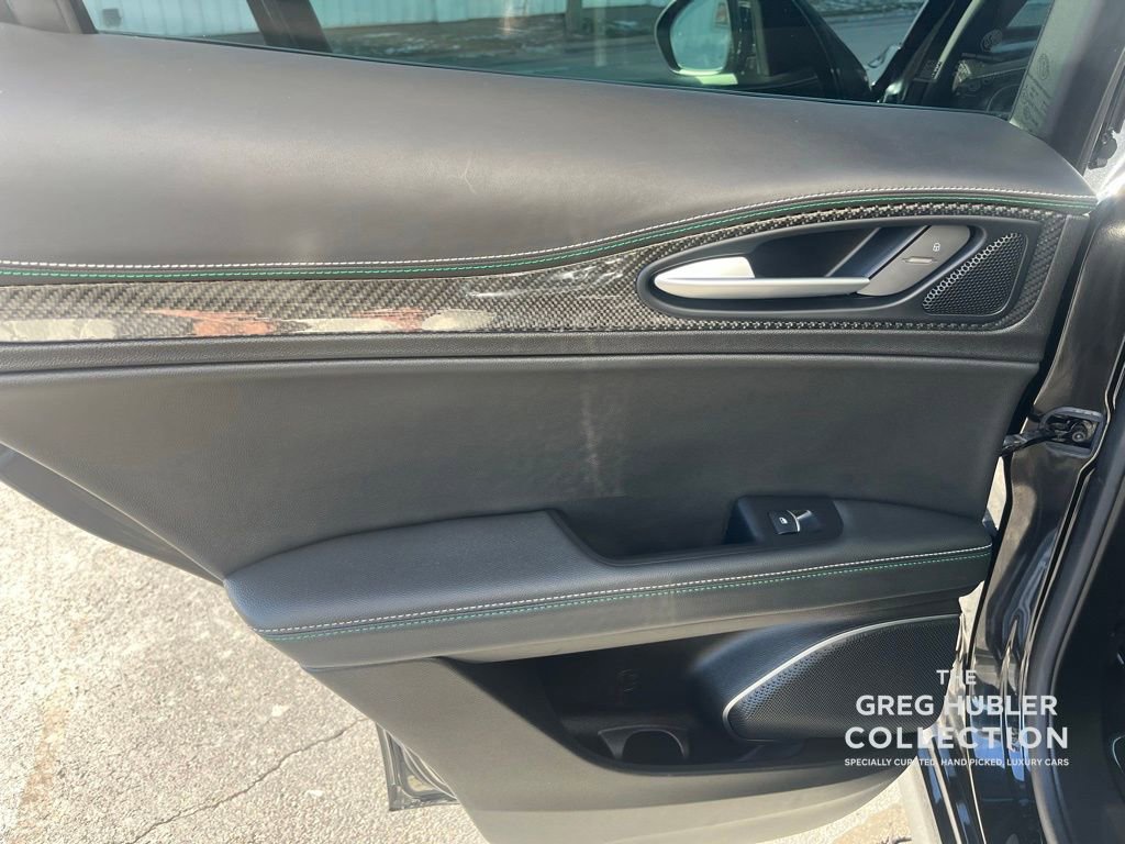 Used 2020 Alfa Romeo Stelvio Quadrifoglio image 8