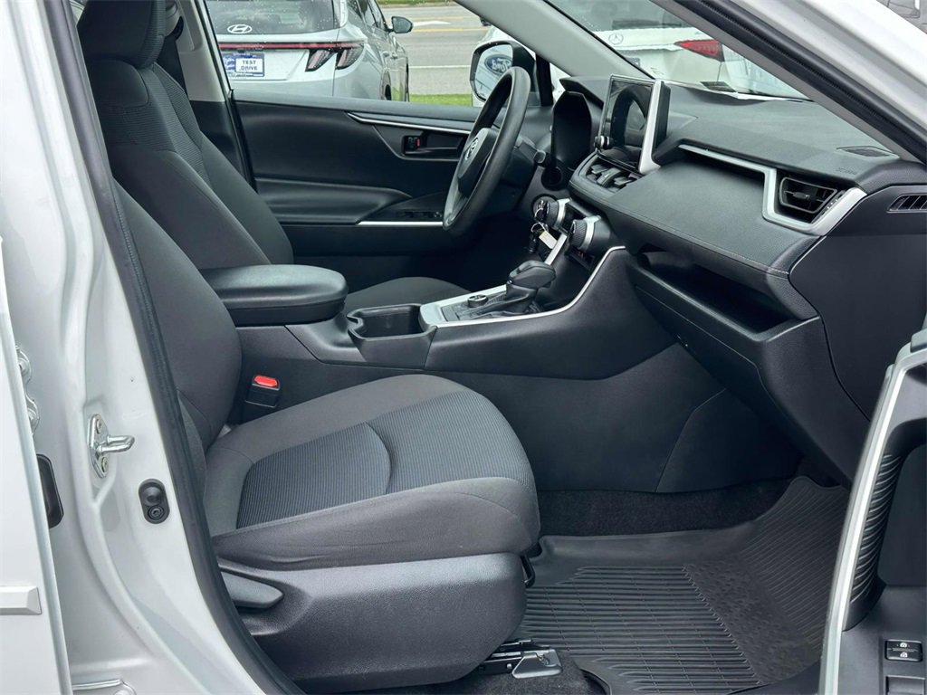 Used 2024 Toyota RAV4 LE image 6