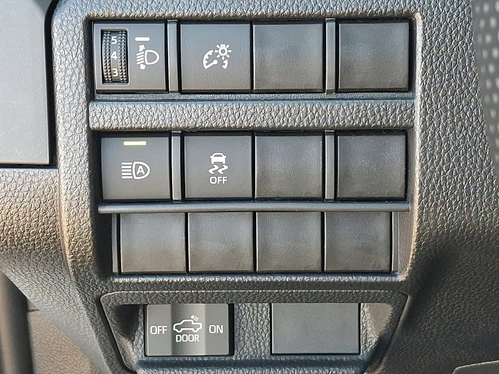 Certified 2025 Toyota Tacoma SR w/ Towing Package image 23