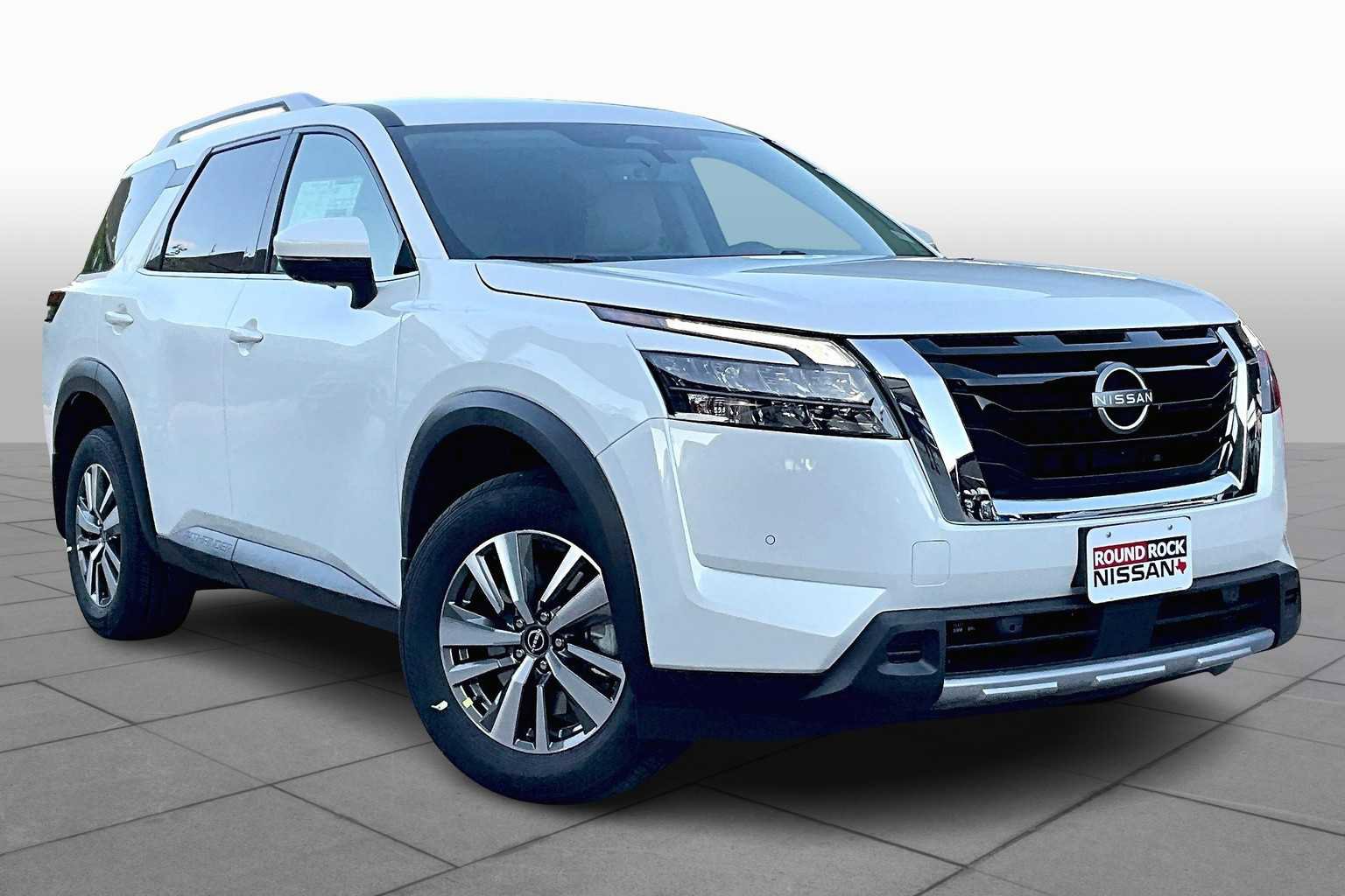 New 2025 Nissan Pathfinder SL image 2