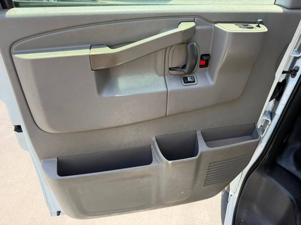 Used 2016 Chevrolet Express 2500 LS RWD image 24