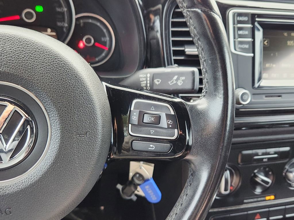 Used 2019 Volkswagen Beetle 2.0T SE FWD image 18
