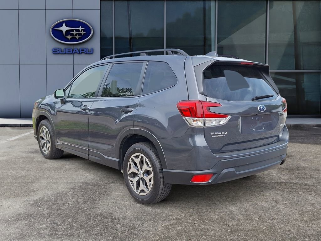Used 2023 Subaru Forester Premium image 3
