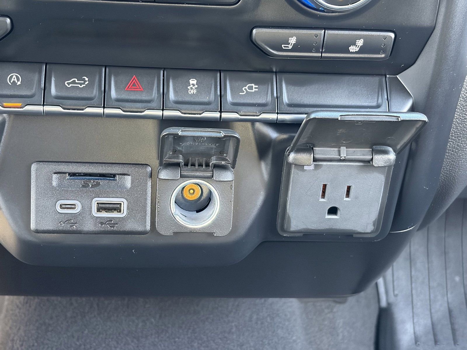 Used 2020 Chevrolet Silverado 1500 LT w/ All-Star Edition AWD/4WD image 30