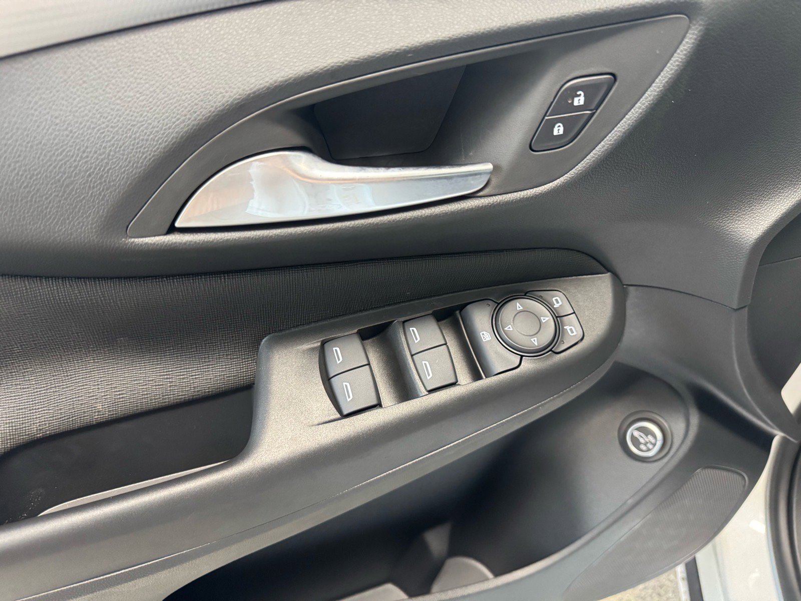 New 2026 Buick Envista Avenir image 15