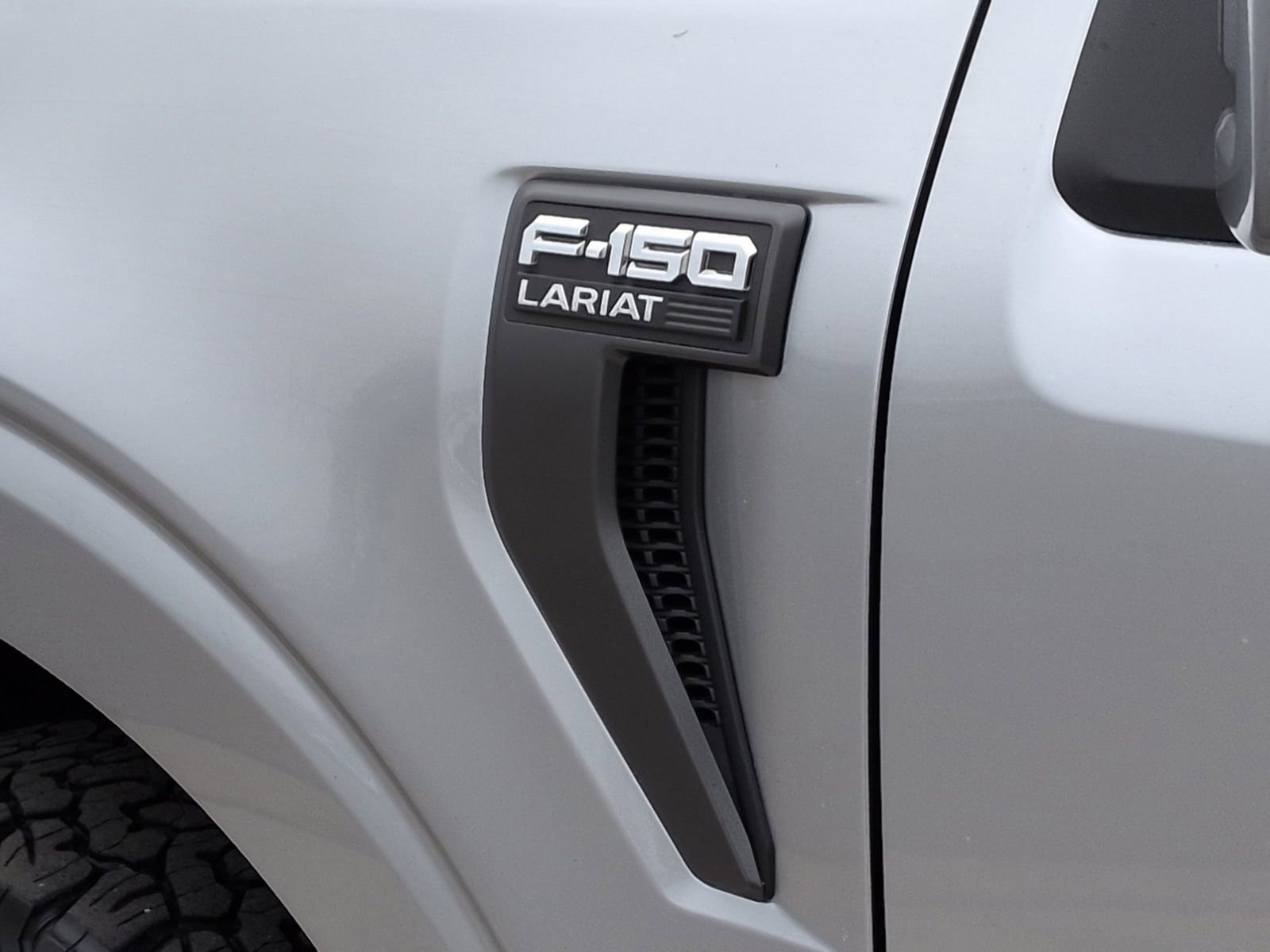 Certified 2023 Ford F150 Lariat w/ Equipment Group 502A High image 15
