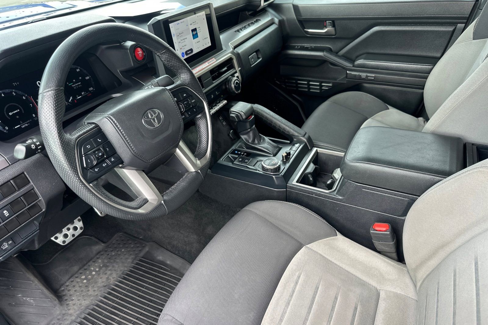 Used 2025 Toyota Tacoma TRD Sport image 9