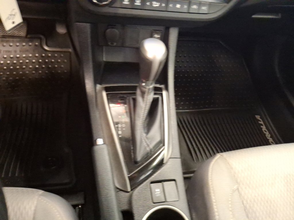 Used 2014 Toyota Corolla LE FWD image 27