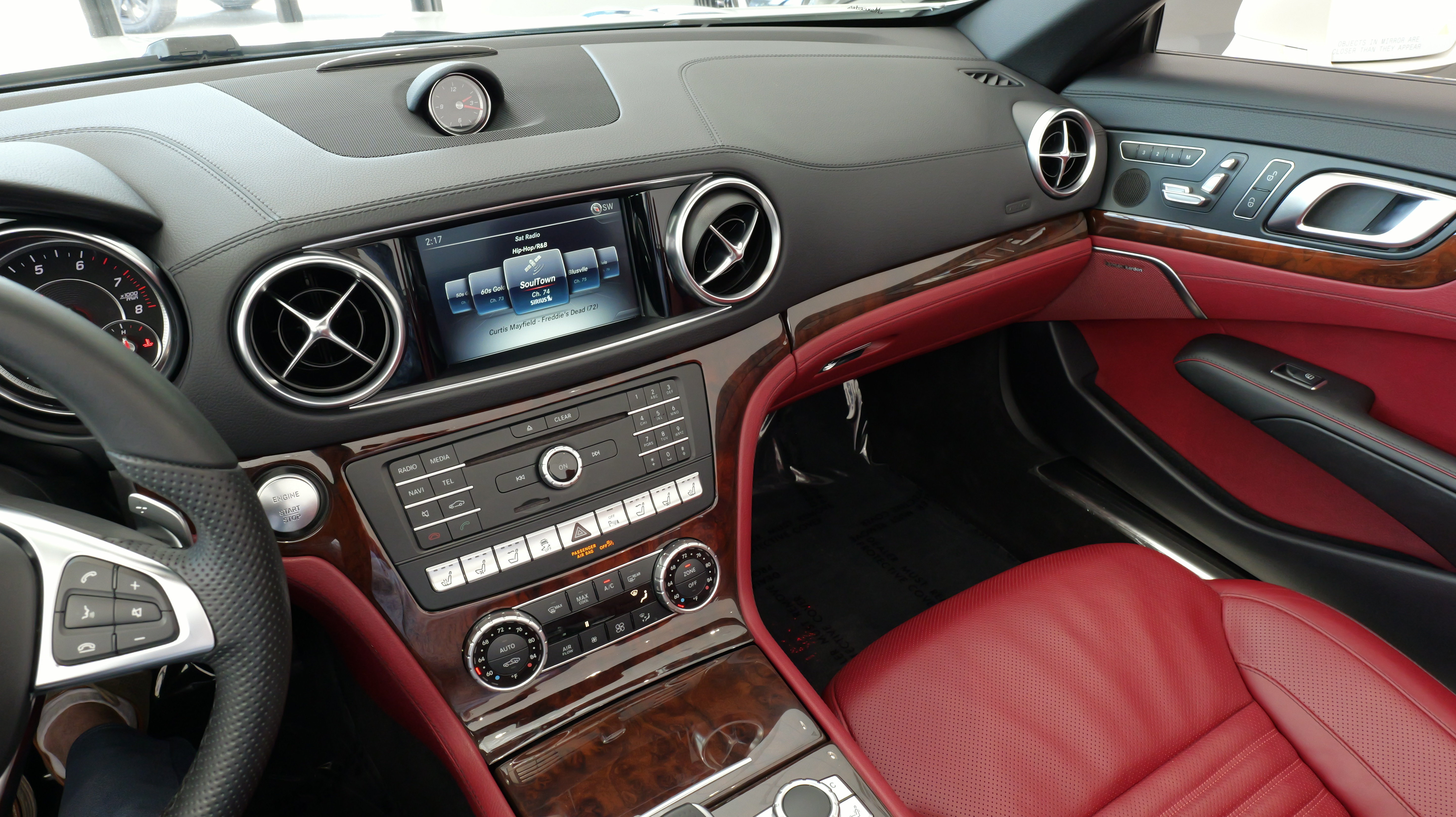Used 2018 Mercedes-Benz SL 550 image 36