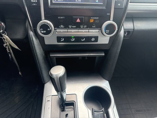 Used 2014 Toyota Camry SE image 17