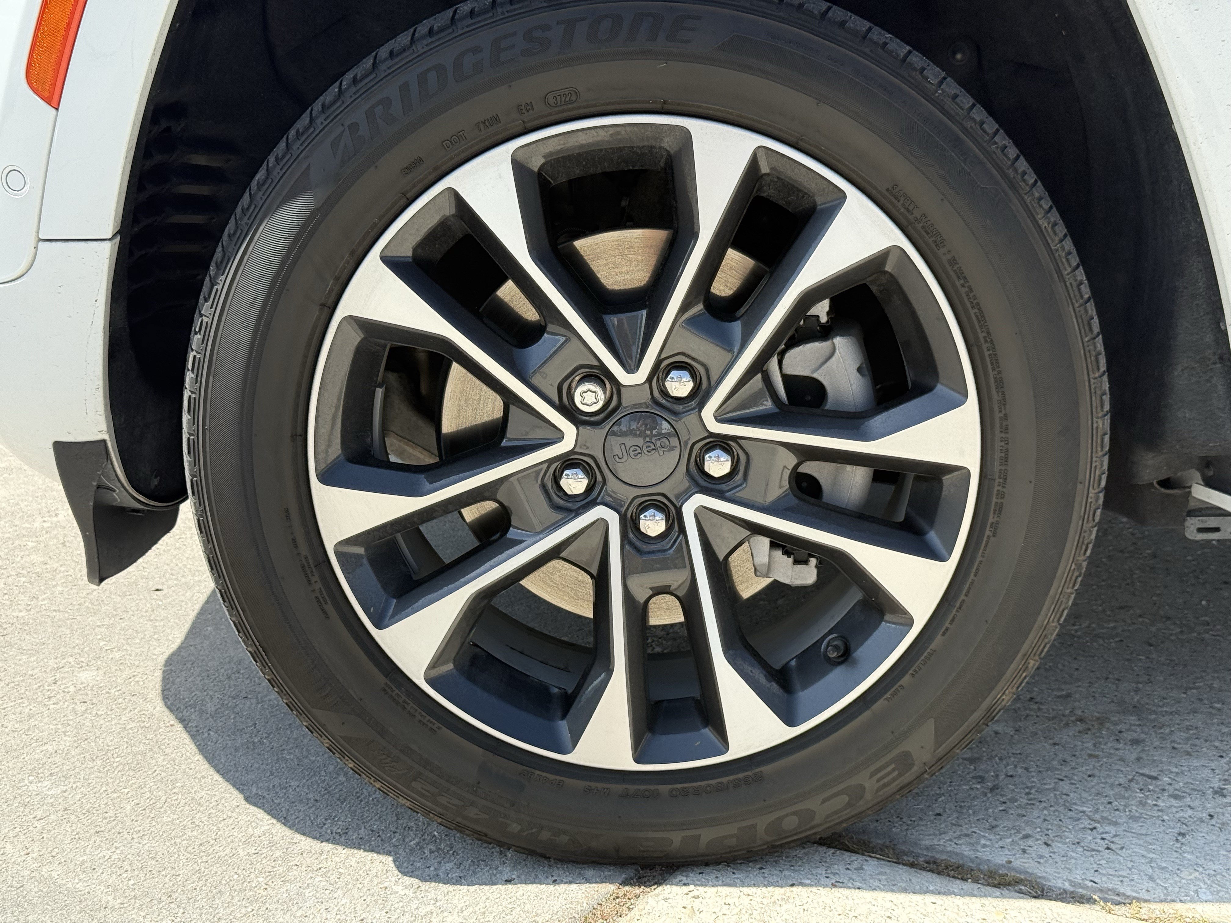 Used 2022 Jeep Grand Cherokee Overland AWD/4WD image 13