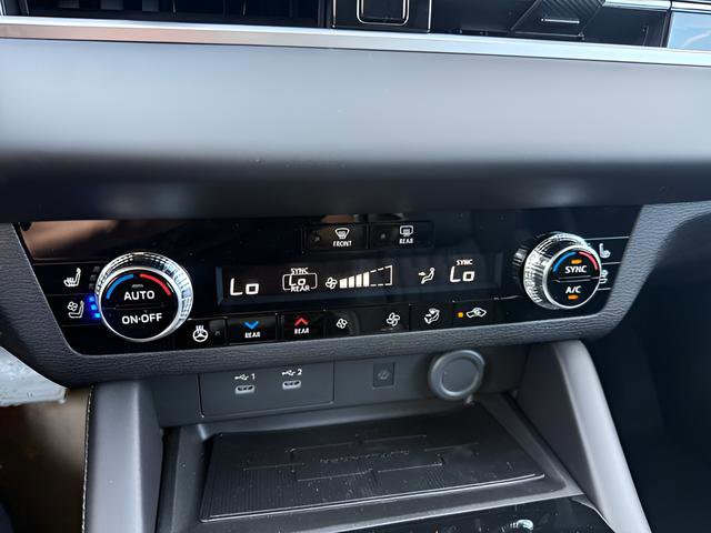 New 2026 Mitsubishi Outlander SEL FWD image 21