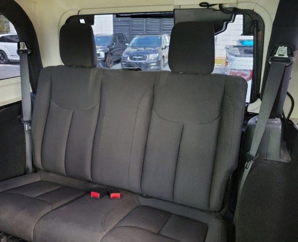 Used 2018 Jeep Wrangler Sport w/ Connectivity Group image 31