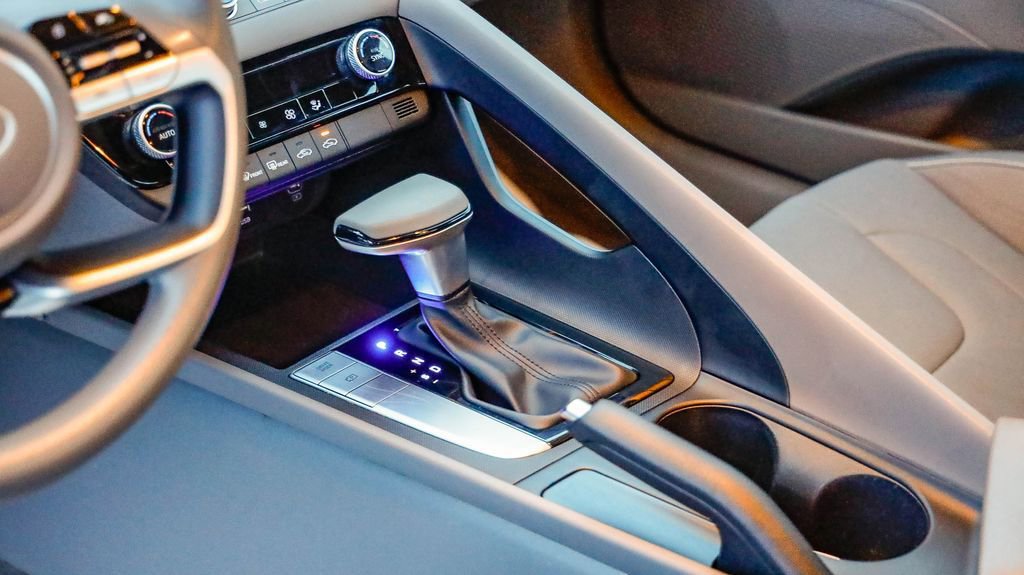 Used 2024 Hyundai Elantra SEL image 20