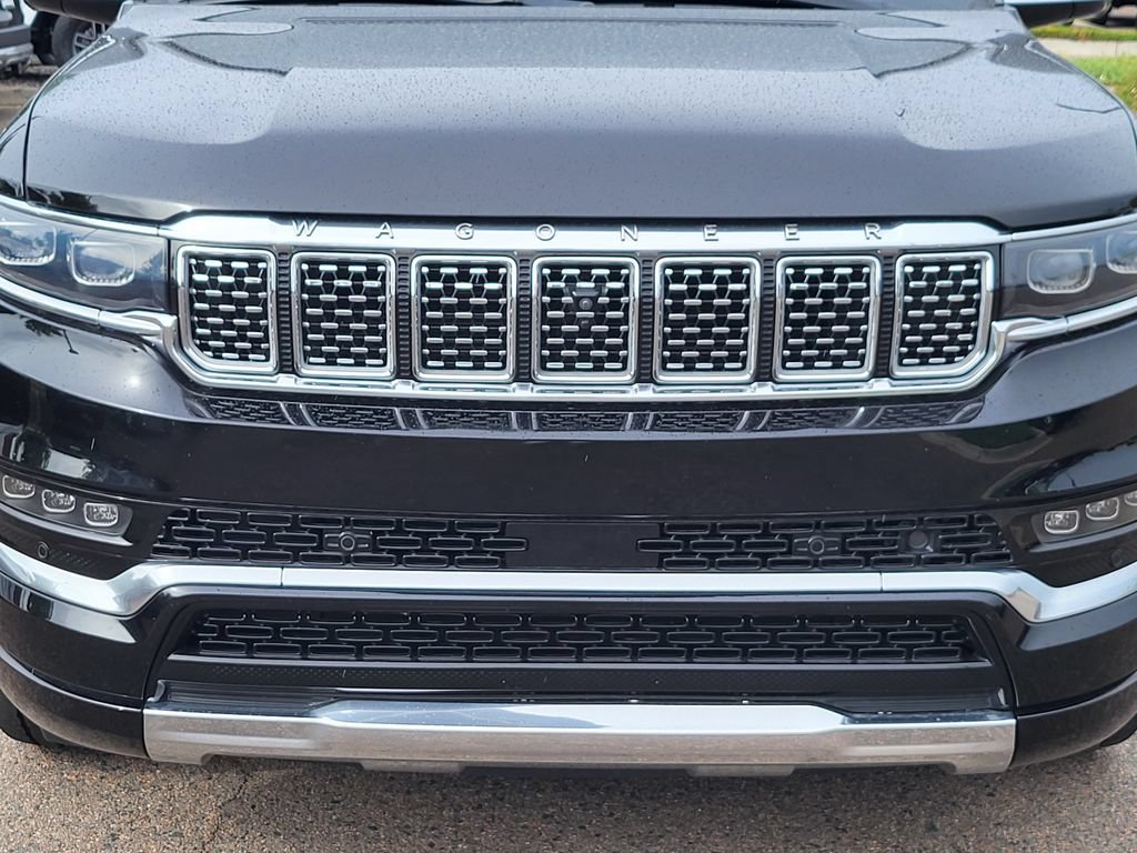Used 2023 Jeep Grand Wagoneer Series III AWD/4WD image 12