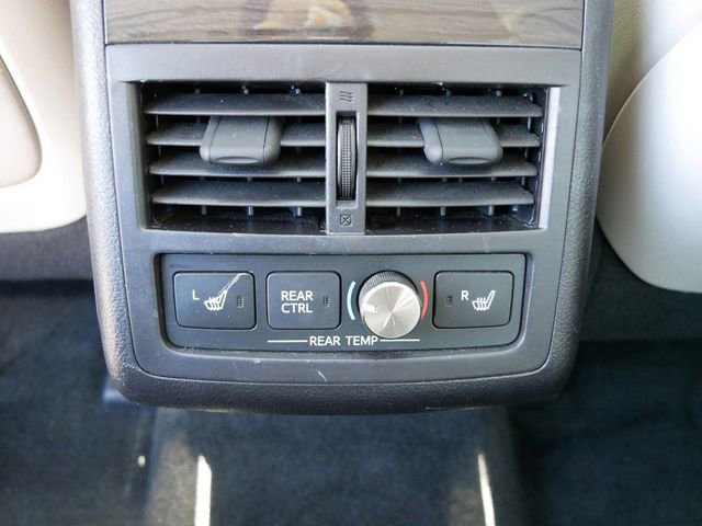 Used 2015 Toyota Avalon Limited w/ Technology Package image 11