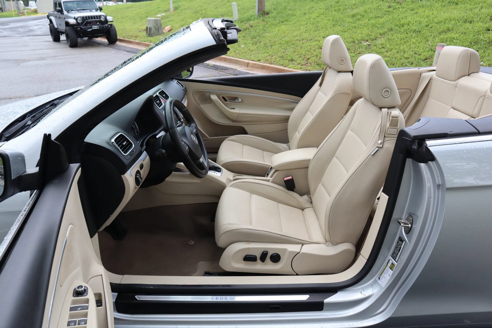 Used 2012 Volkswagen Eos Komfort FWD image 9