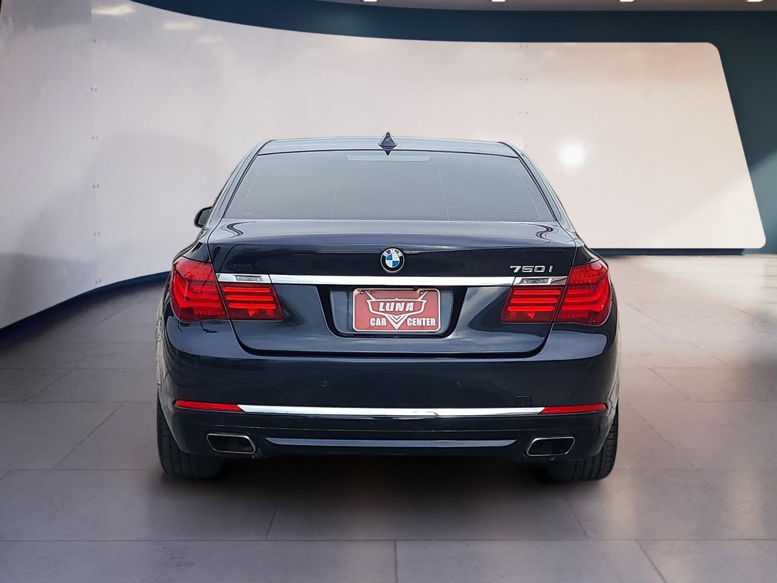 Used 2015 BMW 750i RWD image 4