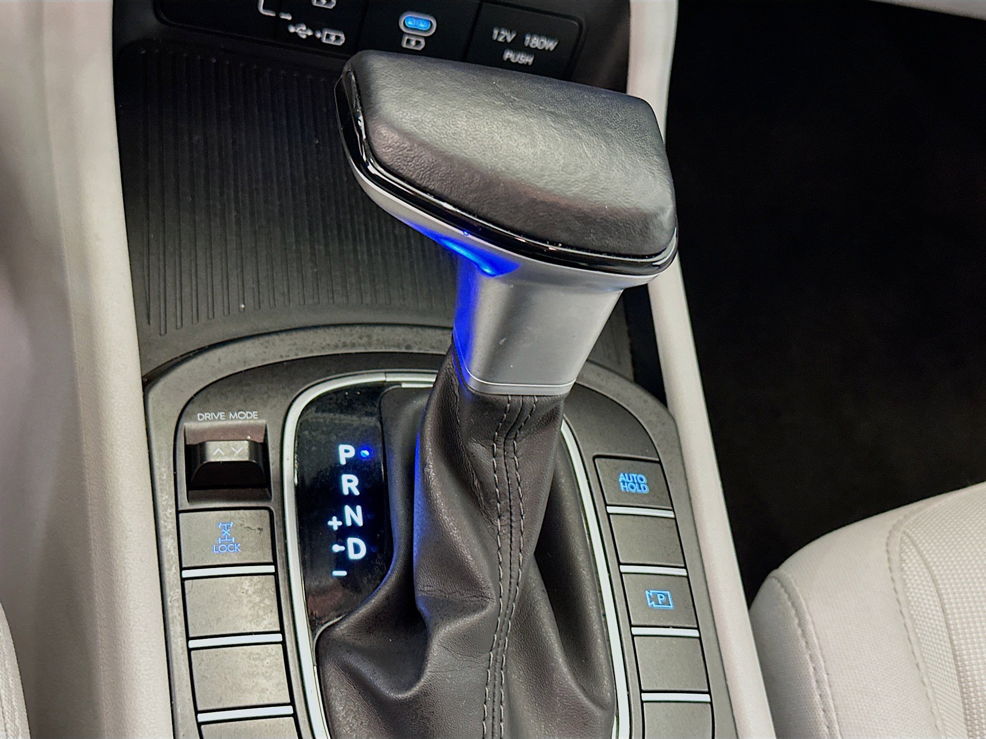 Used 2025 Hyundai Kona SEL image 25