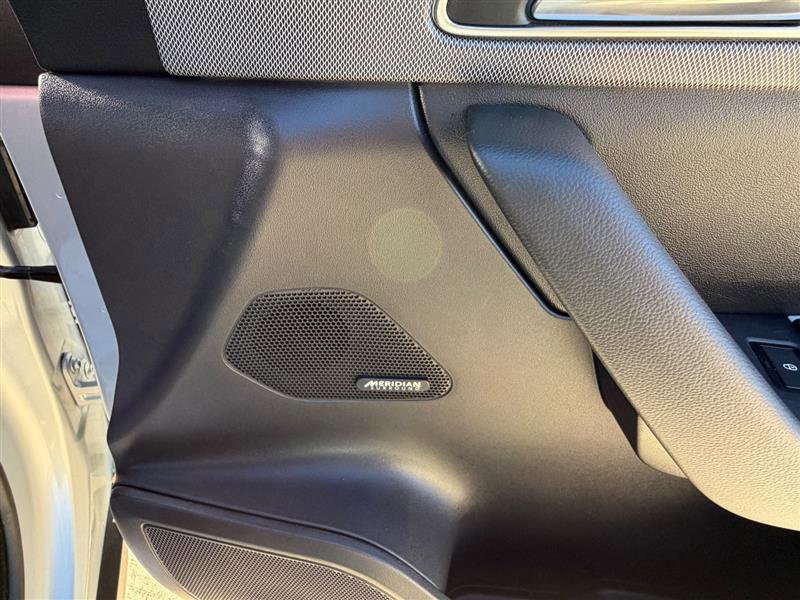 Used 2019 Jaguar F-PACE S image 38