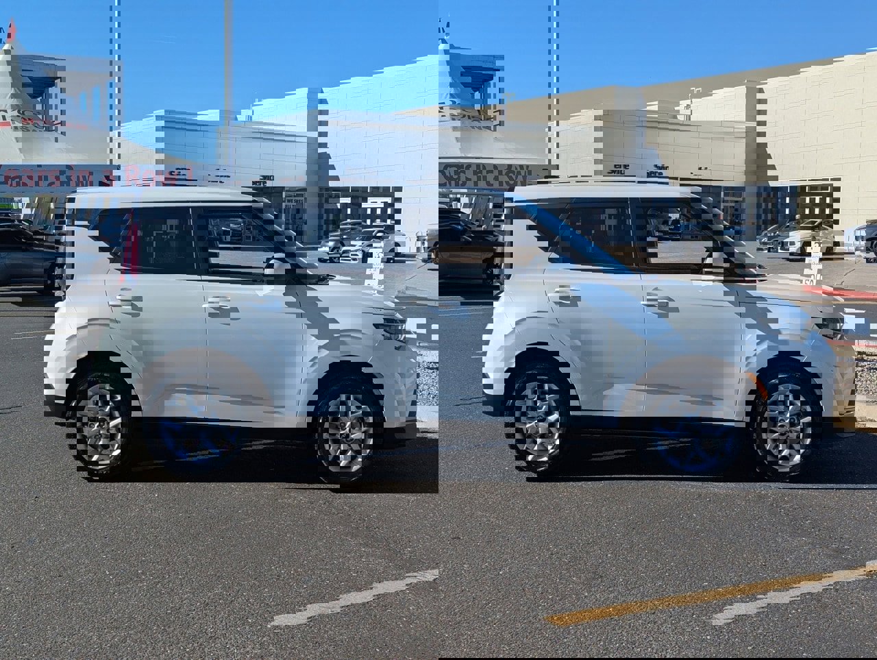 Used 2024 Kia Soul LX w/ Option Group 015 image 7