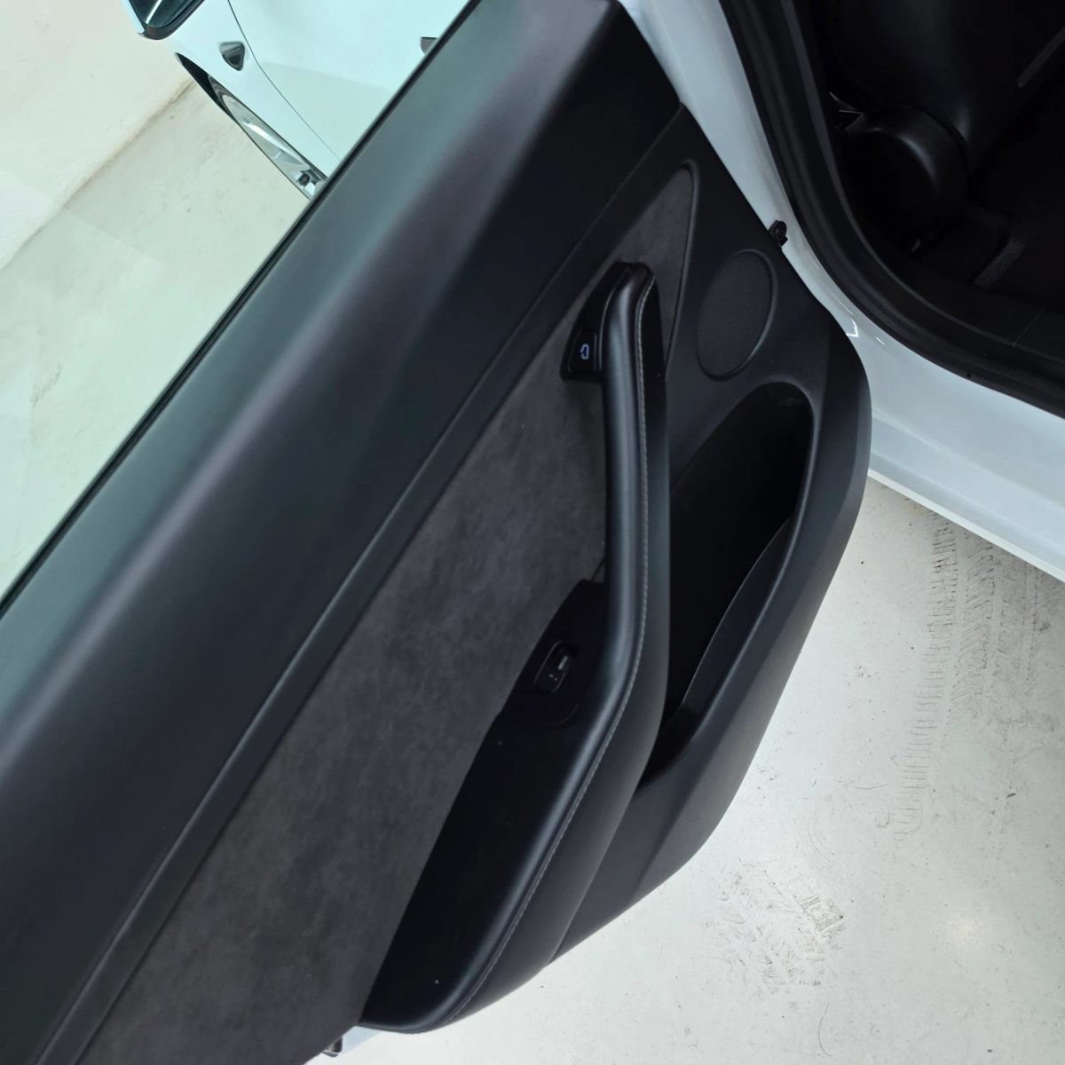 Used 2021 Tesla Model 3 Long Range AWD/4WD image 32