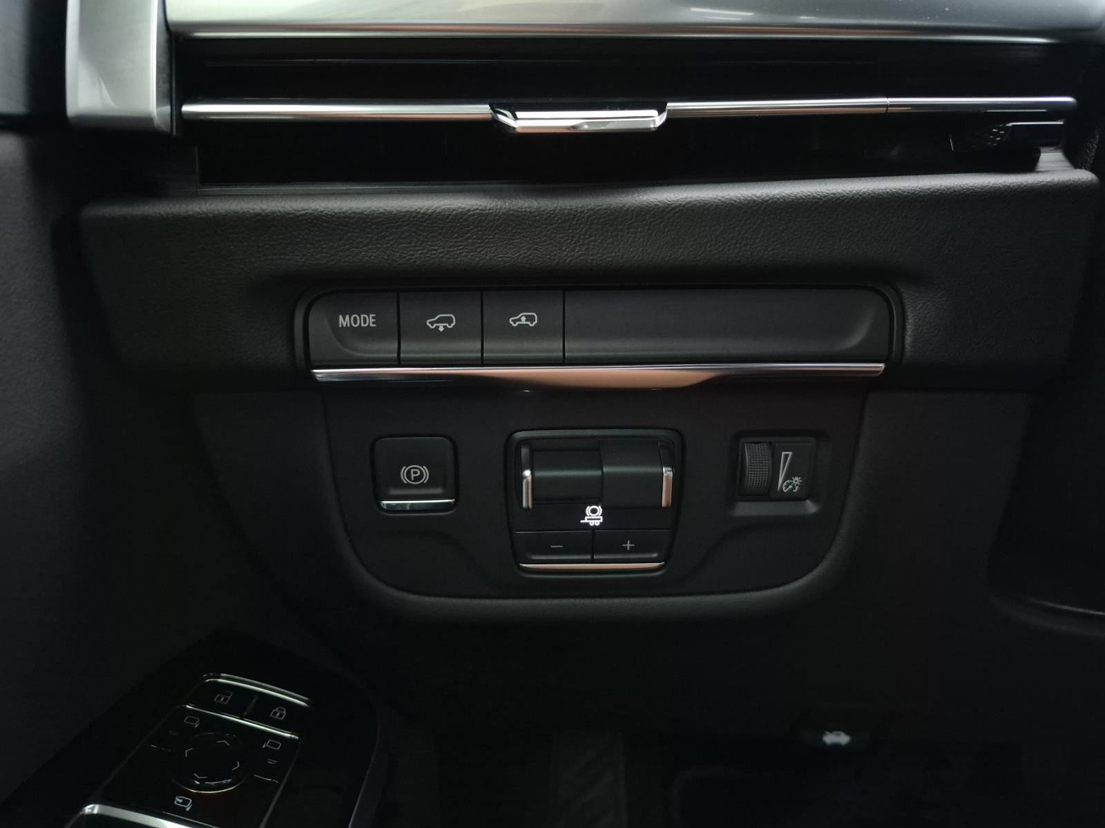 Used 2025 Cadillac Escalade Sport w/ Touring Package RWD image 24