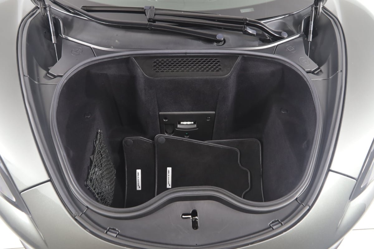 Used 2020 McLaren 570S Coupe RWD image 30
