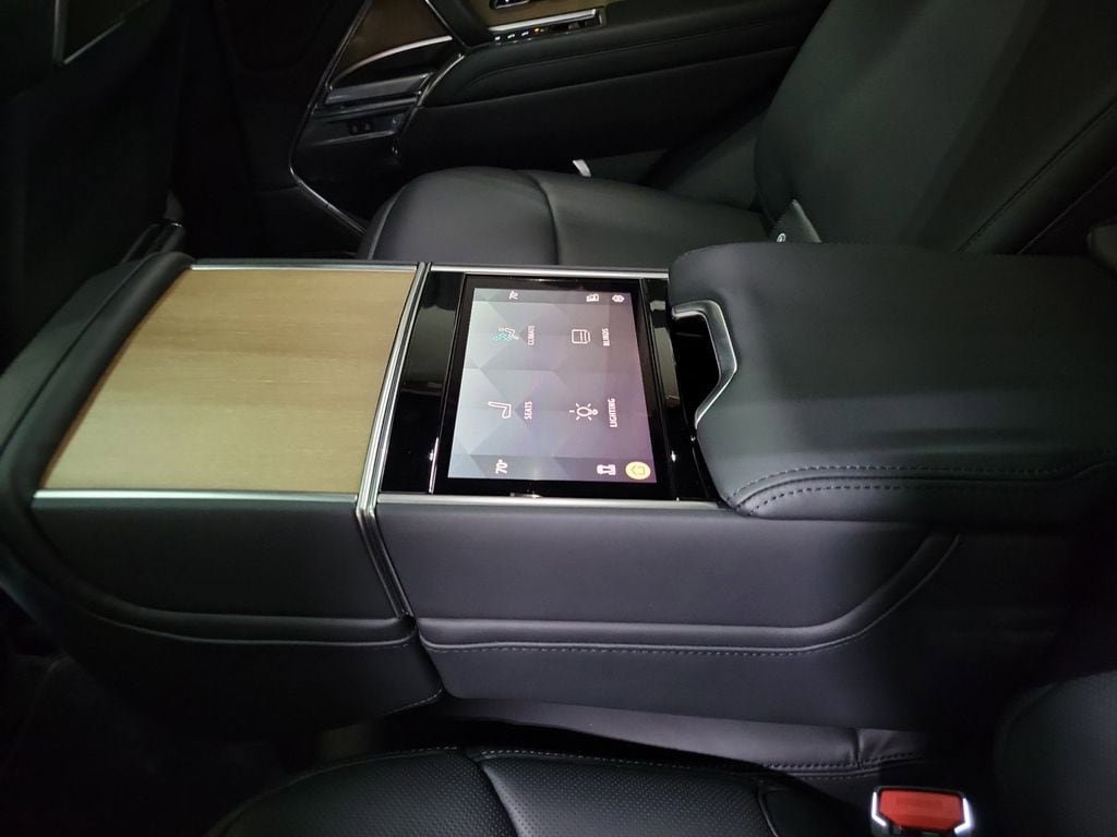 New 2026 Land Rover Range Rover SV AWD/4WD image 23