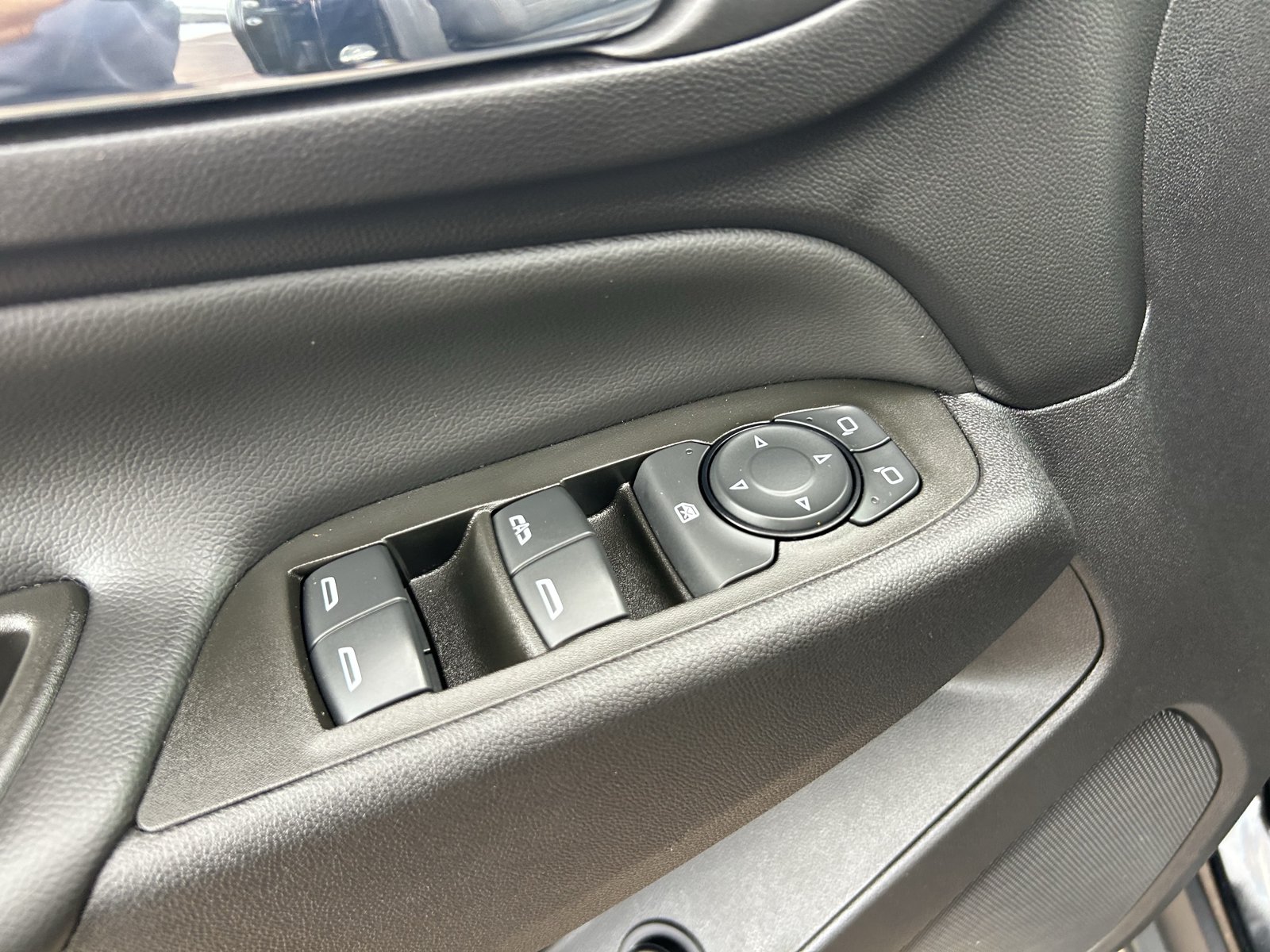 Certified 2024 Chevrolet Equinox LT FWD image 30