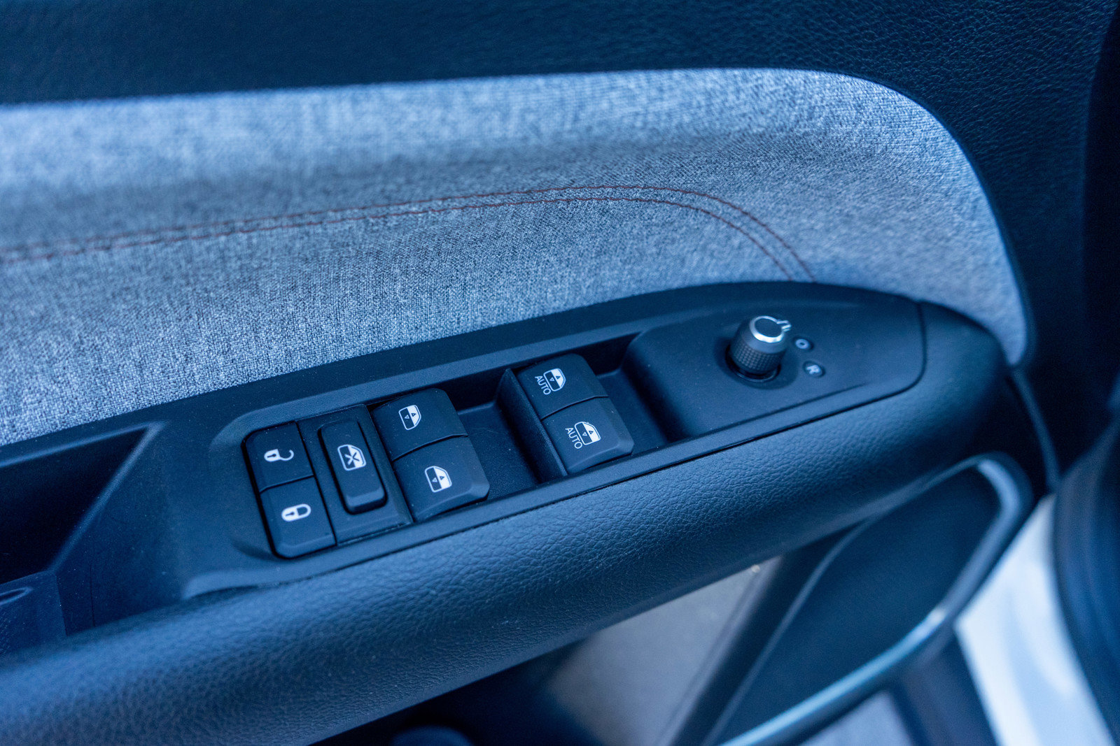 Used 2023 Jeep Compass Latitude image 13