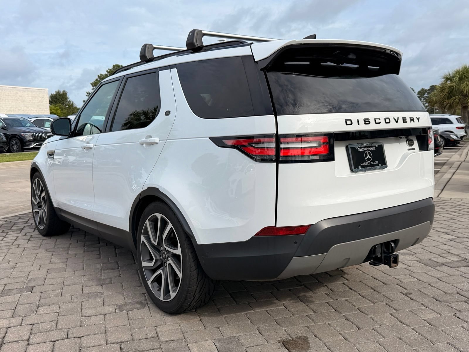 Used 2018 Land Rover Discovery HSE AWD/4WD image 11
