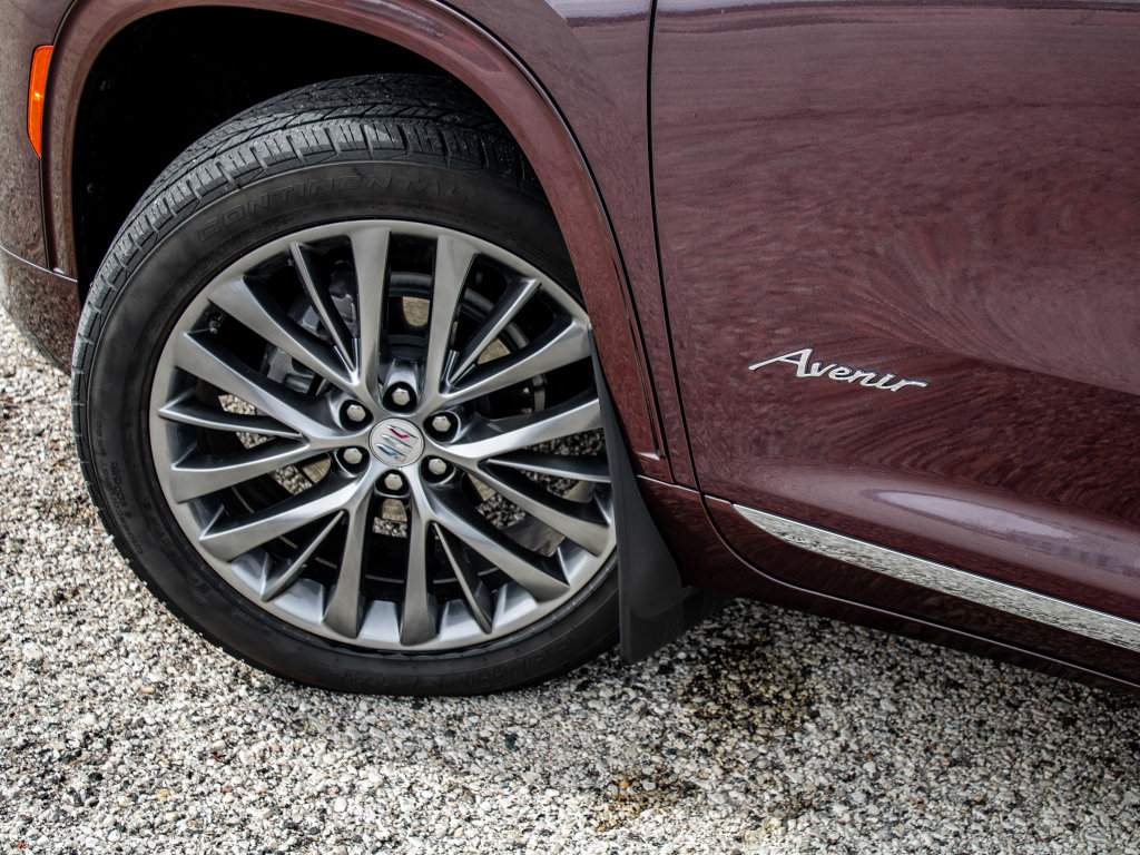 Used 2025 Buick Enclave Avenir w/ Trailering Package, 5000 lbs. image 12