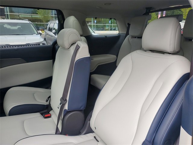 New 2026 Kia Carnival SX w/ SX Dark Edition Package image 10
