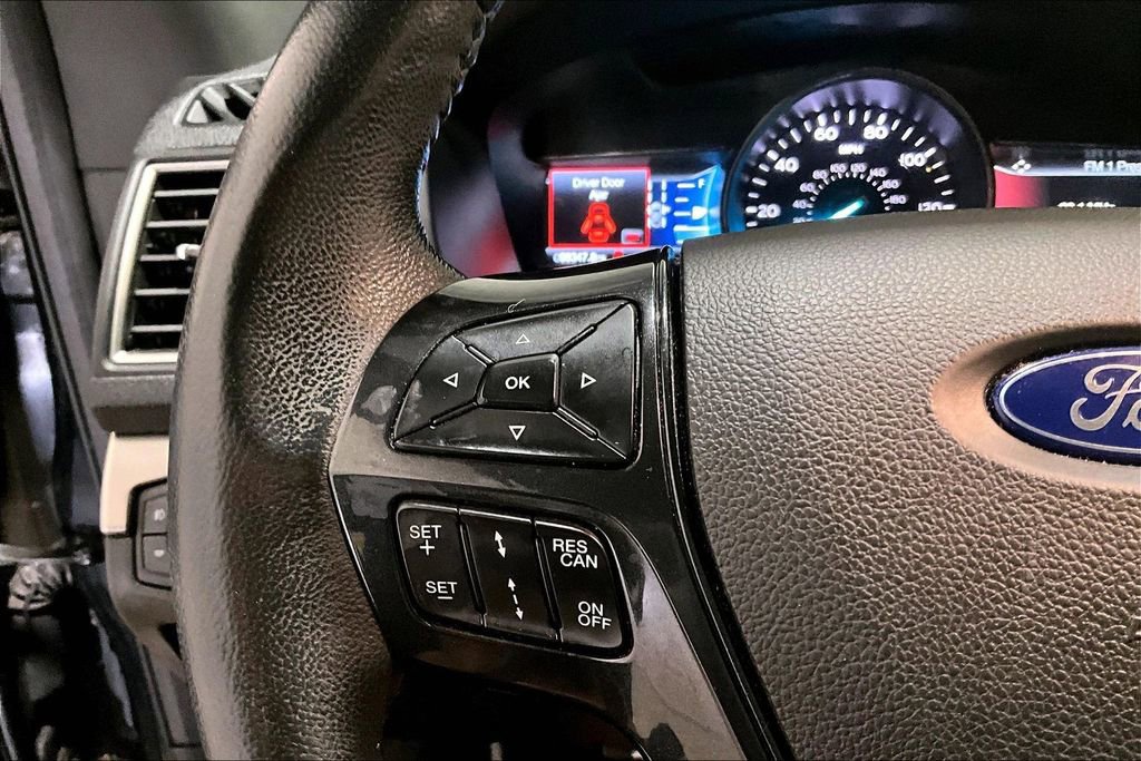 Used 2018 Ford Explorer XLT w/ XLT Appearance Package image 10
